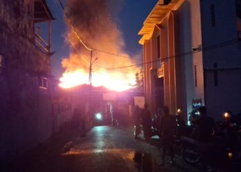 Flash News! 3 Rumah Terbakar di Jalan Hasanuddin I Kota Tarakan