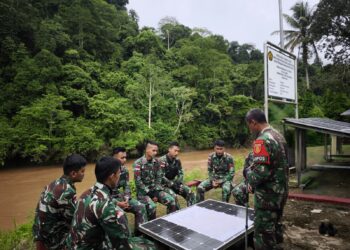 Satgas Pamtas Yonarmed 11 Kostrad Perketat Perbatasan dengan Patroli Patok