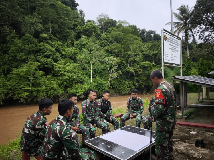 Satgas Pamtas Yonarmed 11 Kostrad Perketat Perbatasan dengan Patroli Patok