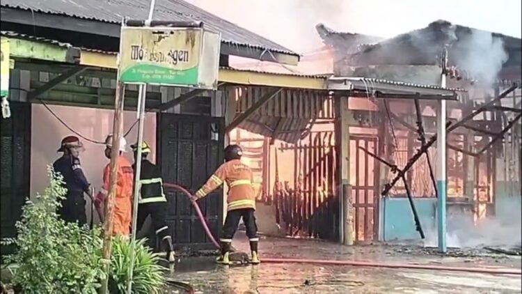 Kompor Diduga Jadi Penyebab Kebakaran Warung Bakso Sriwedari