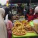 Hari Pertama Puasa, Warga Ramai Berburu Takjil untuk Berbuka