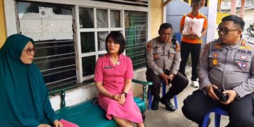Aksi Heroik Emak-Emak Sempat Lindungi Anggota Polisi pada Insiden Penyerangan, Kapolres Beri Apresiasi
