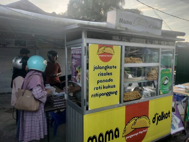Jalangkote Jadi Menu Favorit dan Diminati Warga untuk Takjil Berbuka Puasa