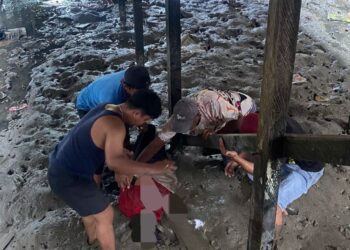 Penemuan Sesosok Mayat di Kolong Rumah, Polisi Lakukan Olah TKP