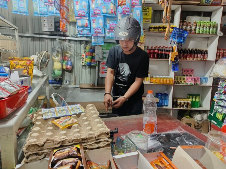 Bobol Toko Sembako Pakai Obeng, Maling Gasak Uang dan Puluhan Bungkus Rokok