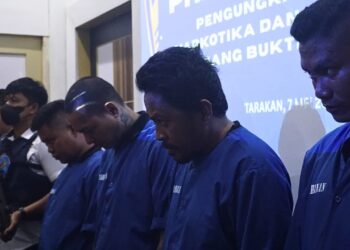 Tersangka Hanya Bisa Tertunduk Lesu Saat Barang Haramnya Dimusnahkan BNNP Kaltara