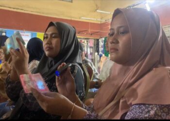 BI Sosialisasi, Emak-emak di Pasar Gusher Antusias Diajak Kenali Uang Palsu