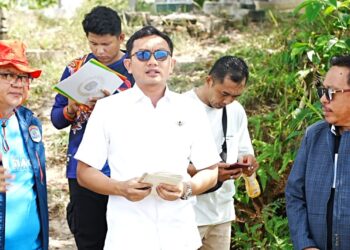 Warga Mengadu Soal Jalan dan Penerangan ke Makam, Komisi III Kunjungi Pantai Amal