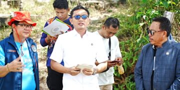 Warga Mengadu Soal Jalan dan Penerangan ke Makam, Komisi III Kunjungi Pantai Amal