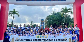 Perayaan Waisak di Tarakan Penuh Doa, Ada Tabur Bunga dan Fangshen di Taman Makam Pahlawan