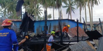 Tiga Rumah Warga di Pantai Amal Terbakar, 1 Korban Lumpuh Merangkak Selamatkan Diri