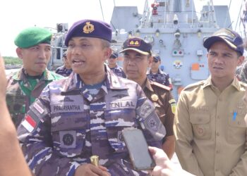 Bahas Pertahanan, Danlanal Nunukan Gelar Coffe Morning di Kapal Perang dengan Bupati Nunukan