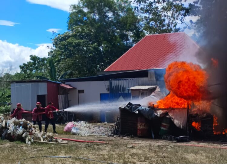 Api Sambar BBM, Kios Sembako di Binusan Habis Dilahap Si Jago Merah