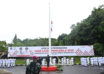 Pimpin Upacara di Tengah Hujan, Khairul Ajak Masyarakat Teguhkan Nilai-nilai Pancasila