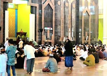 Salat Iduladha di Islamic Centre, Wali Kota Serahkan 21 Hewan Kurban