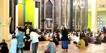 Salat Iduladha di Islamic Centre, Wali Kota Serahkan 21 Hewan Kurban