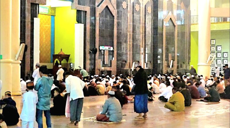 Salat Iduladha di Islamic Centre, Wali Kota Serahkan 21 Hewan Kurban