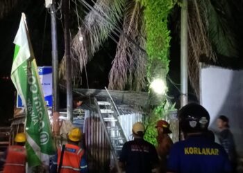 Kabel Telkom di Hasanuddin II Terbakar, Awalnya Hanya Percikan Lalu Membesar