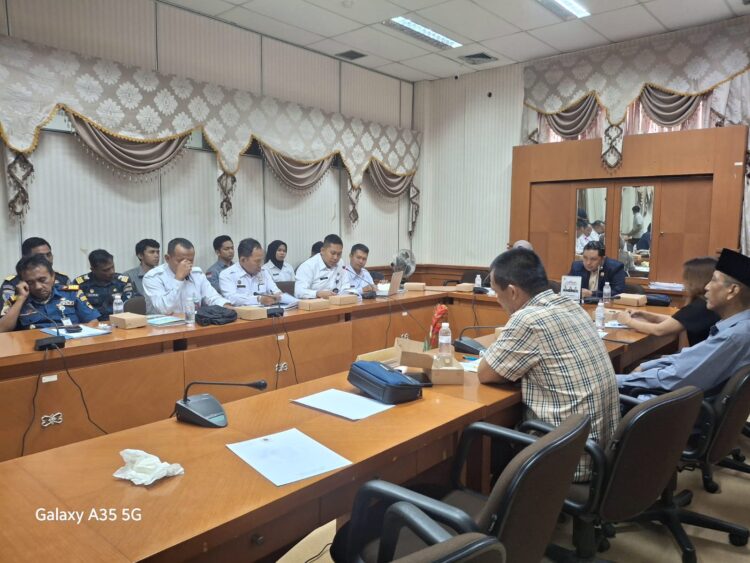 Ditagih Imigrasi Rp1,6 Miliar, Pengelola Kapal Ngadu ke DPRD : Tidak Masuk Akal!