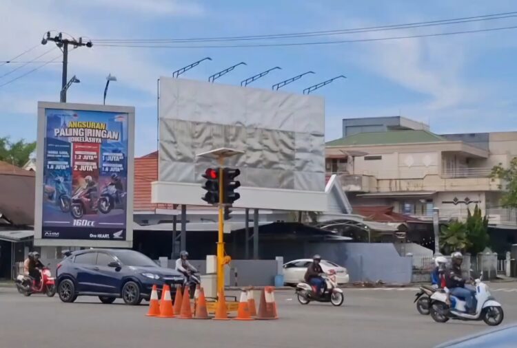 Traffic Light Simpang Ladang Disambar Petir, Dishub Turunkan Traffic Light Portable