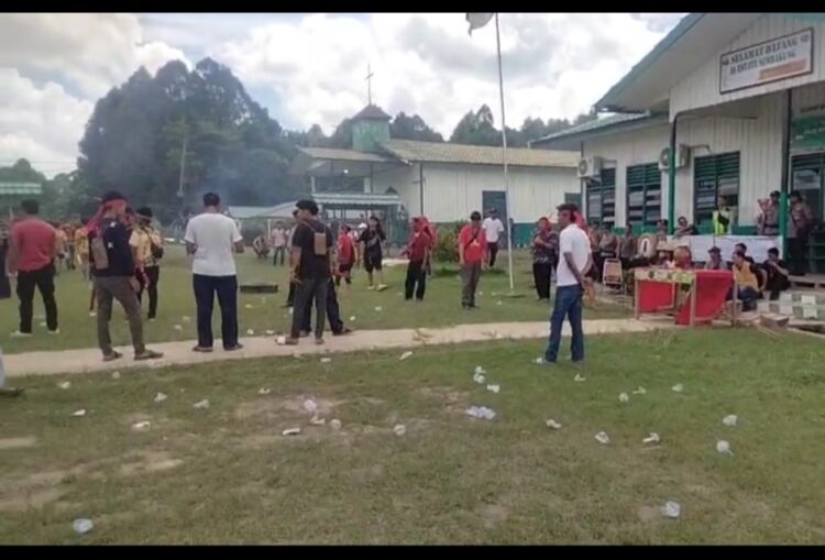 Singkong Diracun, Warga Kabudaya Seruduk PT AHL