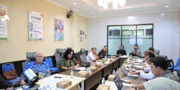 RAPAT: Komisi IV DPRD Provinsi Kalimantan Utara (Kaltara) menggelar Rapat Kerja (Raker) bersama Dinas Kesehatan (Dinkes) Provinsi dan BPJS Kesehatan, Rabu (2/7/2025), di Kantor BPJS Kesehatan Kota Tarakan.