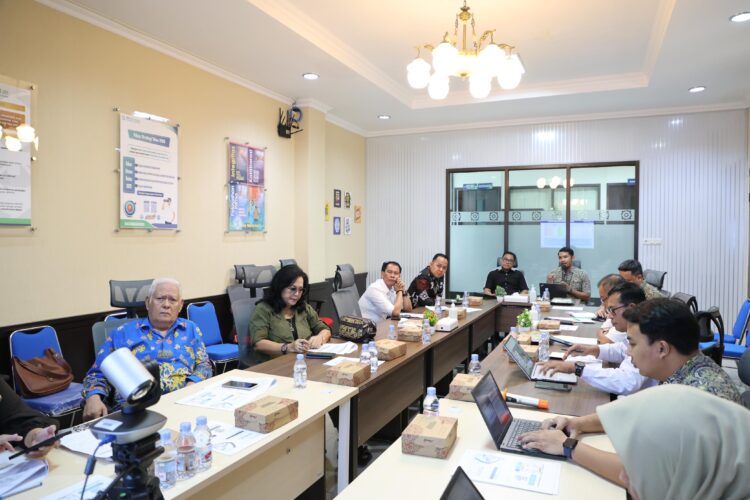 RAPAT: Komisi IV DPRD Provinsi Kalimantan Utara (Kaltara) menggelar Rapat Kerja (Raker) bersama Dinas Kesehatan (Dinkes) Provinsi dan BPJS Kesehatan, Rabu (2/7/2025), di Kantor BPJS Kesehatan Kota Tarakan.