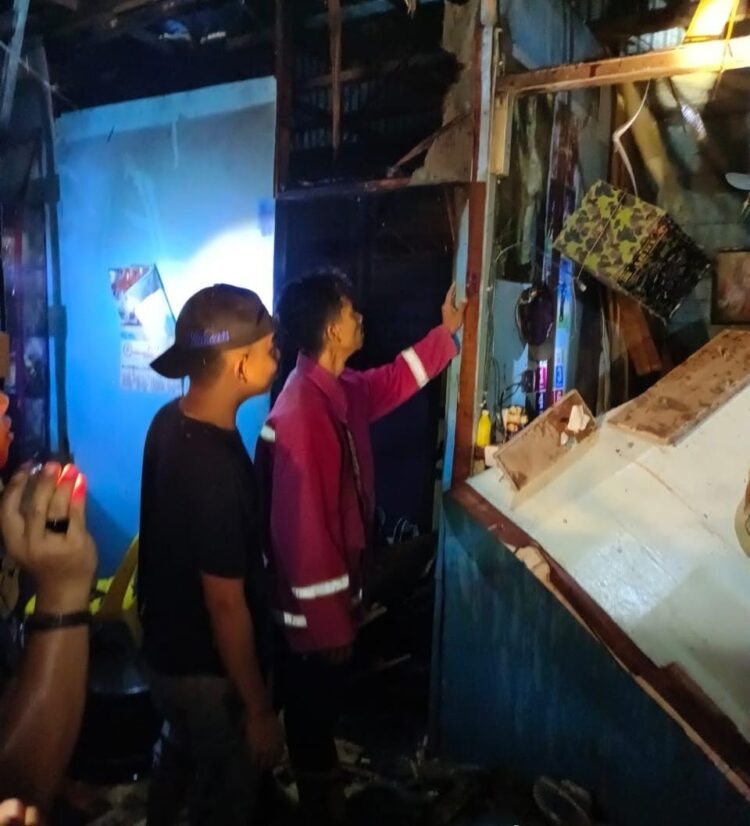 Ditinggal Sebentar, Rumah Warga di Pasar Inhutani Terbakar