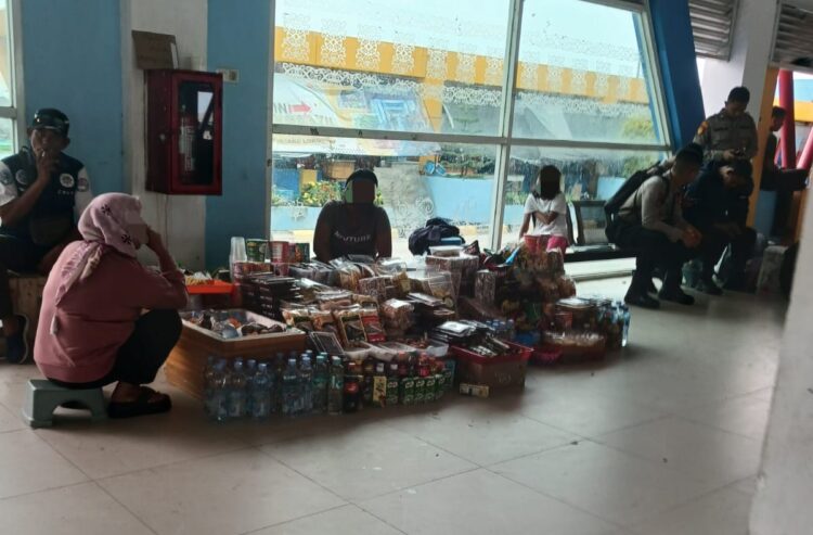 Pedagang di SDF Masih Bandel, Kembali Berjualan di Area Terlarang