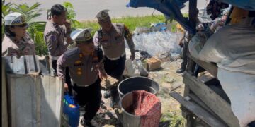 ‘Jumat Sebar’ Satlantas Polres Tarakan, Dari Rasa Syukur Jadi Aksi Nyata Berbagi