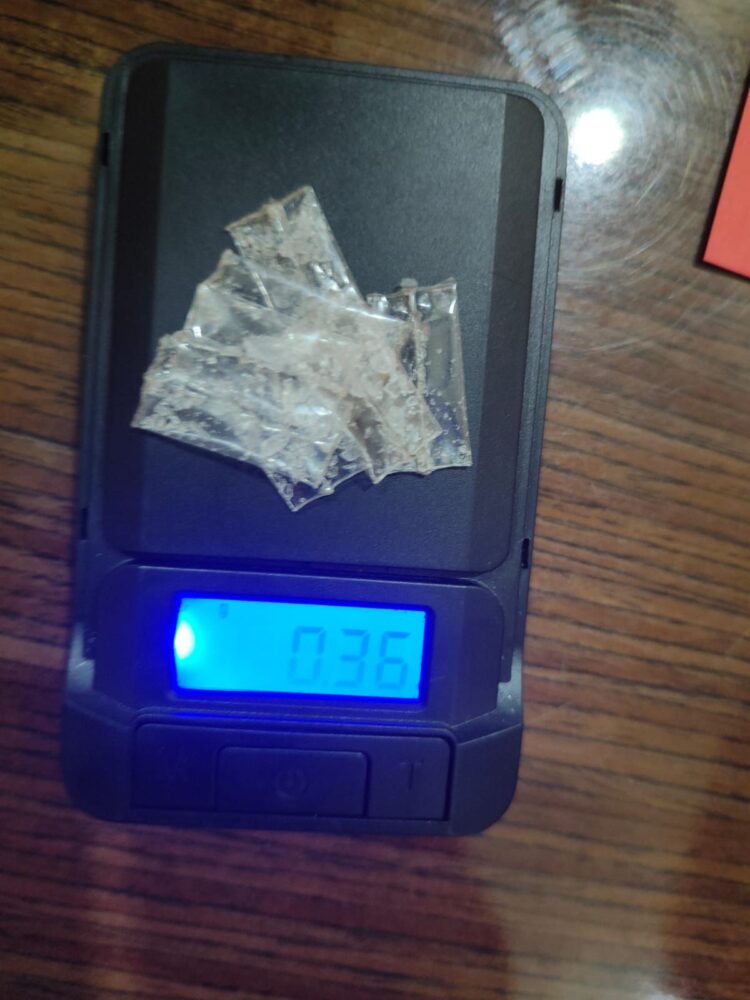 Penggerebekan Mencekam di Nunukan Selatan! Dua Pria Ditangkap, Sabu Disembunyikan dalam Sepatu