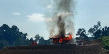 Serangan Brutal Diduga Dilakukan Warga Setulang! Pondok Dibakar, Ada Senjata Tajam dan Senpi rakitan