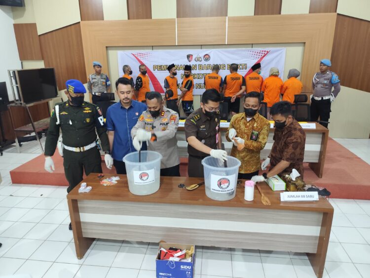 Polres Nunukan Musnahkan Sabu Senilai Ratusan Juta di Toilet