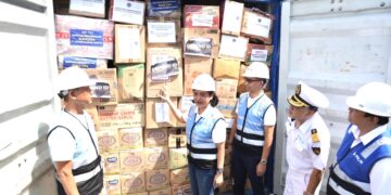 PELNI Berangkatkan 15 Kontainer Barang Bantuan untuk Korban Banjir Sumatera dengan KM Kelud