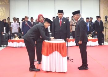 Gubernur Kaltara Dr. Zainal A.Paliwang Lantik Denny Harianto Sebagai Sekertaris Provinsi Kaltara