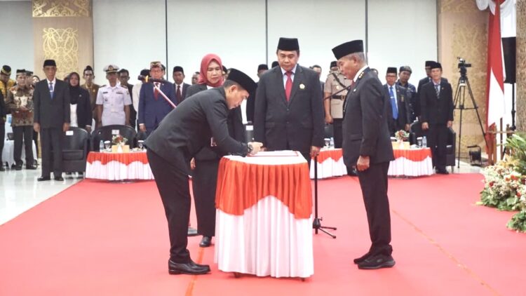 Gubernur Kaltara Dr. Zainal A.Paliwang Lantik Denny Harianto Sebagai Sekertaris Provinsi Kaltara