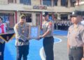 Wakapolres Tarakan Serahkan Piagam Penghargaan Kapolda Kaltara kepada Personel Berprestasi