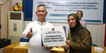 Walikota Tarakan Serahkan Bantuan Sanitasi Teknologi Tepat Guna