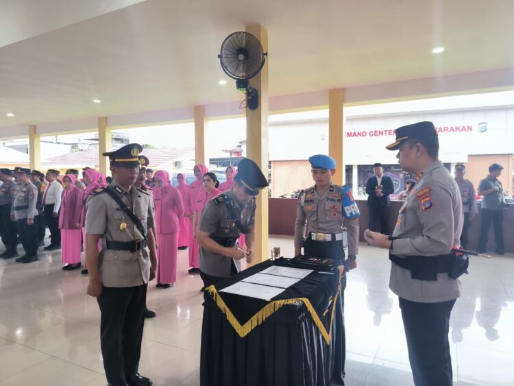 Kapolres Tarakan Pimpin Upacara Sertijab Kabagops, Kabagren dan Kabaglog