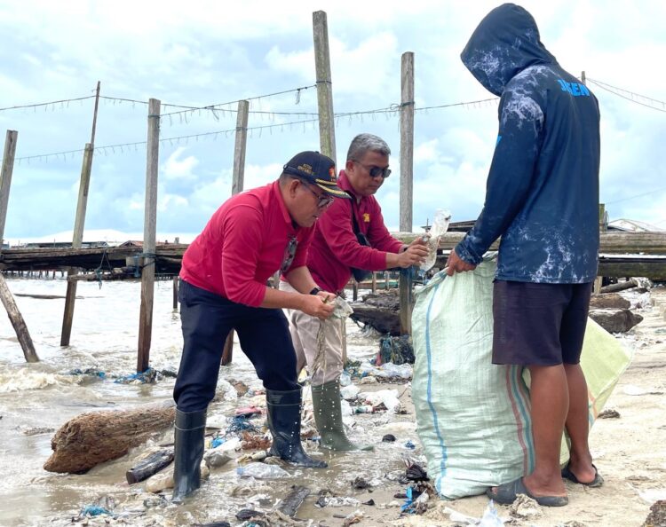 Rayakan HUT, Gerindra Kaltara Gelar Aksi Bersih Pantai di Pantai Amal