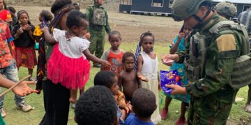 Berbagi Bersama Anak Yamo, Wujud Kepedulian Satgas Yonif 613 Raja Alam