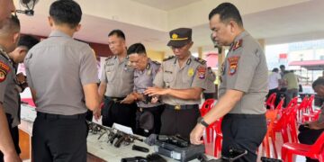 Kapolres Tarakan Pimpin Langsung Pemeriksaan Senpi Inventaris Personel