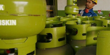 Warga RT 18 Kelurahan Selumit Pantai Keluhkan Kelangkaan Tabung Gas 3 Kg Selama 16 Hari