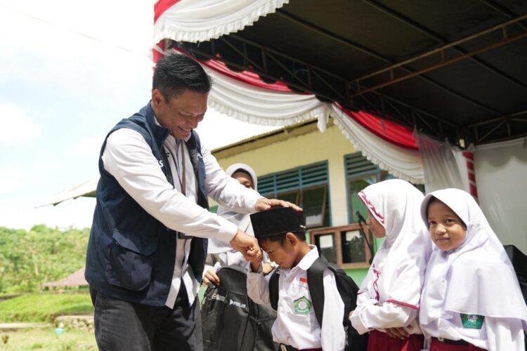 Dukung Pendidikan di Wilayah Kepulauan, PELNI Salurkan 2.000 Paket Perlengkapan Sekolah di Maluku