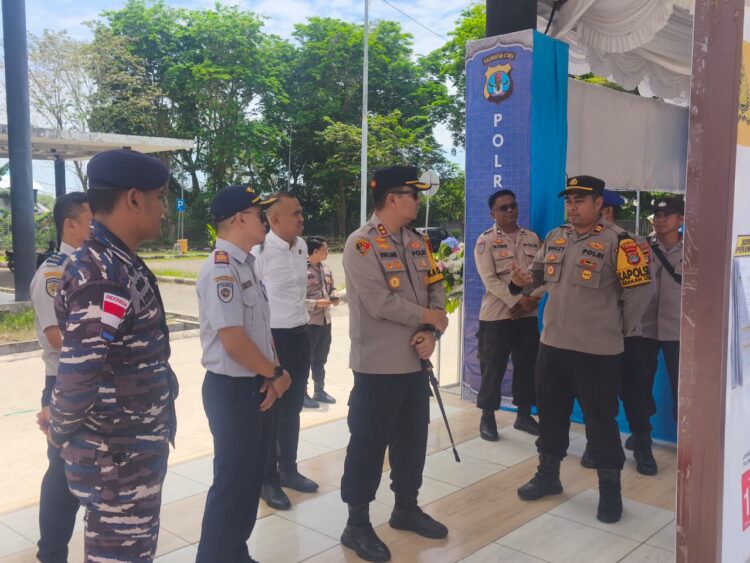 Kapolres Tarakan Kunjungi Pos Pelayanan Pelabuhan Ferry Juata, Cek Kesiapan Pengamanan dan Arus Mudik