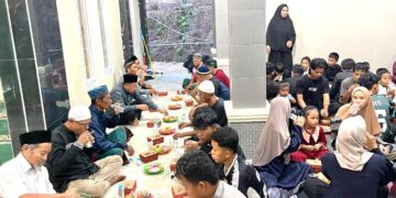 Hari Kedua, Asrin R. Saleh Gelar Buka Puasa Bersama Warga RT 23 Tanjung Pasir