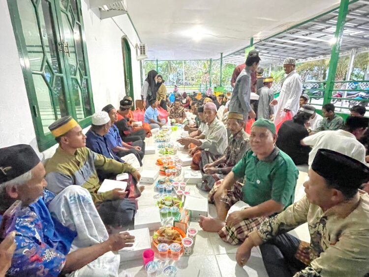 Buka Puasa Bersama di Masjid Al Muttahidah, Pererat Silaturahmi Warga RT 22 dan RT 23