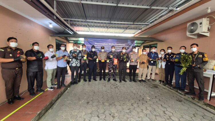 Karantina Kaltara Musnahkan 1,7 Ton Komoditas Ilegal, Cegah Penyebaran Penyakit dari Luar Negeri