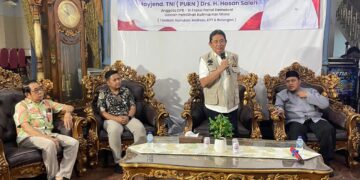Anggota DPR RI Hasan Saleh Salurkan 10 Ton Beras untuk Warga Tarakan