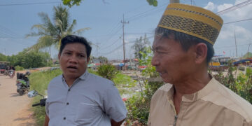 Warga Pantai Amal Swadaya Perbaiki Jembatan Rusak, Harus Diulang Setiap Enam Bulan